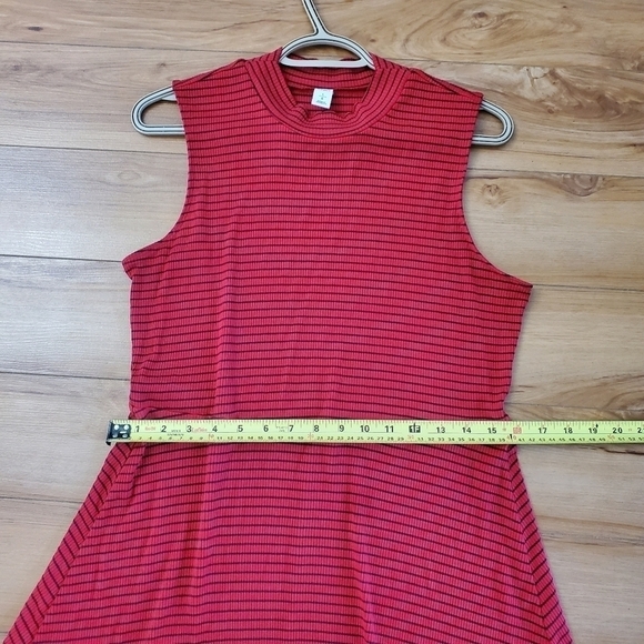 OLD Navy Women's Dress Mock Neck Red Stripes Ribbed Size Large - Picture 7 of 11